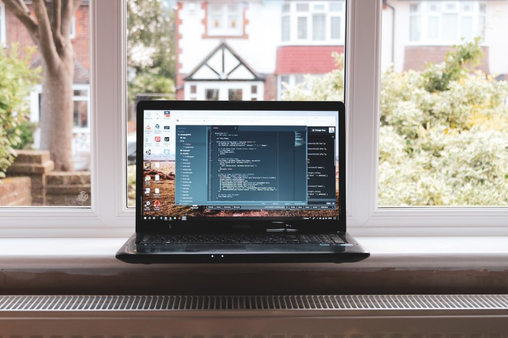 Flask vs Django python comparatif frameworks 2025